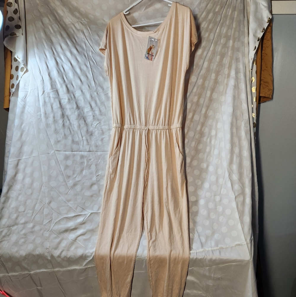 Women's Pretty Garden Cream Jumpsuit Size L New with tags